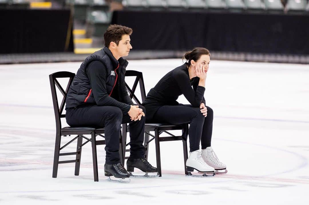 テッサ・ヴァーチュさんのインスタグラム写真 - (テッサ・ヴァーチュInstagram)「Looking for our #RockTheRink family like ... 😔🥺 MISS YOU GUYS! . Throwback Saturday is a thing, right? #tbs 📸 @danielleearlphotography」12月8日 0時47分 - tessavirtue17