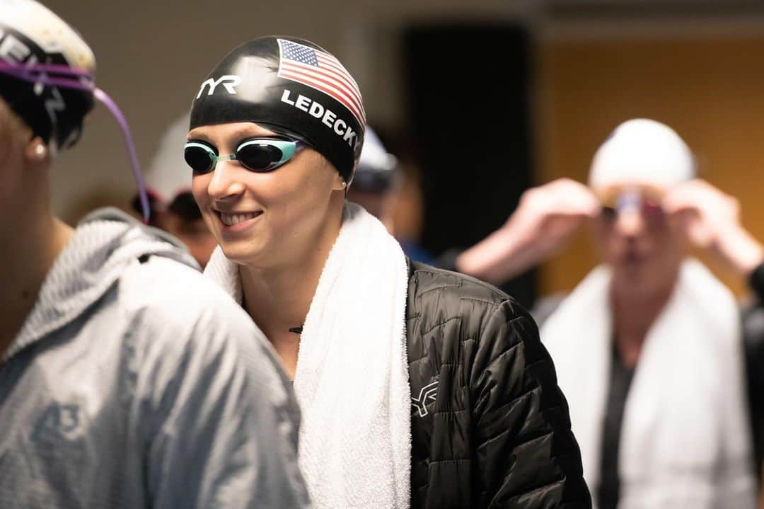 ケイティ・レデッキーさんのインスタグラム写真 - (ケイティ・レデッキーInstagram)「😏Game face ➡️ “time to race”😃 Final day of US Open!  1500 free tonight」12月8日 1時10分 - katieledecky