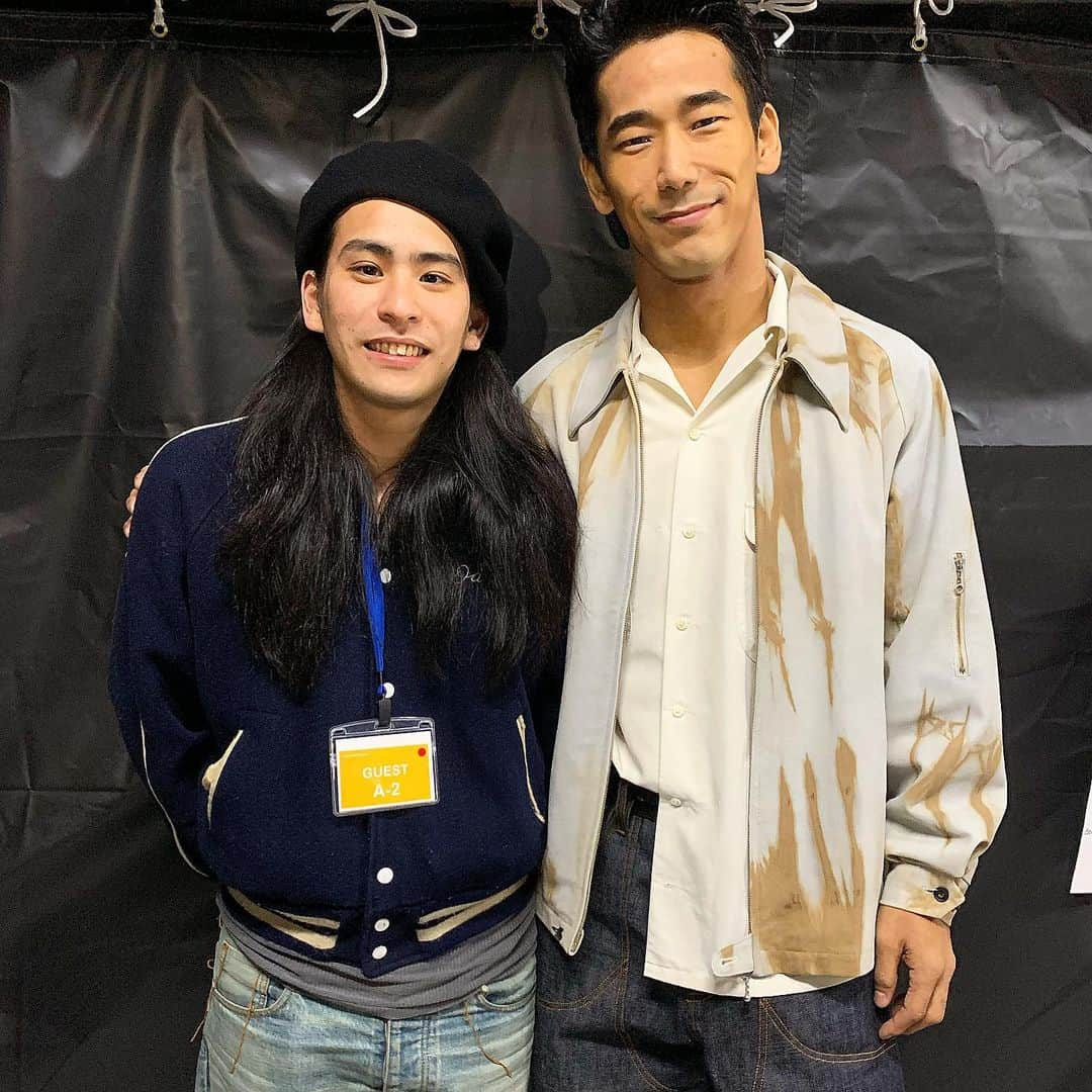 小林直己さんのインスタグラム写真 - (小林直己Instagram)「岡山城で行われた初のファッションショー『The ”O.SHIRO” Collection』にモデル、そしてオープニング・パフォーマンスをしました。  @gqjapan が中心となり、 @n_hoolywood や @facetasmtokyo など日本を代表するファッションブランドの皆さんと、 #岡山デニム などの日本が誇る繊維産業、また、岡山城という歴史的遺産で行われ経済産業省と自治体も協力する取り組みは、とても刺激的でした！  以前、パリコレでモデルとしてランウェイを歩いた経験はありましたが、 今回はあらためて @ai_tominaga_official さんを筆頭とする、世界中で戦うモデルの皆さんからとても影響を受けました！  パフォーマンスでは、#名刀太鼓 の皆さん、藤原さんとのコラボレーションでした。  It was an incredible night to spend with the special fashion show ’The ”O.SHIRO” collection’ at Okayama castle hosted by @gqjapan !! The show featured Japanese textile industry starting with Okayama’s internationally well known denim.  At the opening I gave my original Samurai Sword Dance Performance, a fusion between dance and “Tate” (art of katana sword fight performance). #EXILE #三代目JSOULBROTHERS #三代目JSOULBROTHERSfromEXILETRIBE #三代目JSB #三代目 #3jsb #ldh #小林直己 #NaokiKobayashi  #gqjapan #gq @gq #fashion #model #ファッション #岡山城 #岡山 #城コレ #oshiro2019 #グランメゾン #グラメ #サプライズ #武者修行 #まだまだ人生修行中」12月8日 11時11分 - naokikobayashi_works