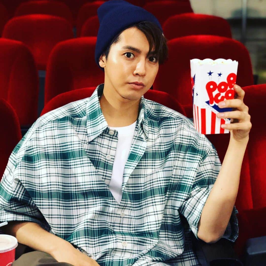 映画『午前0時、キスしに来てよ』のインスタグラム：「💫映画館に #みんなで一緒に見に来てよ in 大阪💫﻿ ﻿ #GENERATIONS LIVE TOUR 2019 #少年クロニクル 大阪最終日😎﻿ ﻿ ライブ前に寄さんに #ゼロキス 見たよって伝えてよ💋 #ワンミリ も更に楽しめる😭﻿ ﻿ #橋本環奈 さんは夕方より舞台挨拶✌️全国18時の回では2人でLV👀会いに来てよ😘✨﻿ ﻿ #午前0時キスしに来てよ﻿ #ゼロキス #0キス﻿ #片寄涼太 #橋本環奈﻿ #Oneinamillion﻿ #大阪 #osaka」