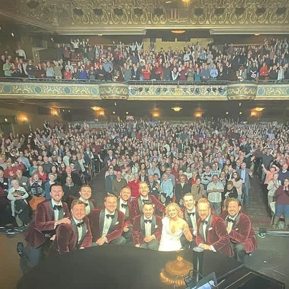 ジャッキー・エヴァンコさんのインスタグラム写真 - (ジャッキー・エヴァンコInstagram)「Thank you @thetentenors for having me as your guest this evening in #Easton . You guys are amazing!」12月8日 11時26分 - officialjackieevancho