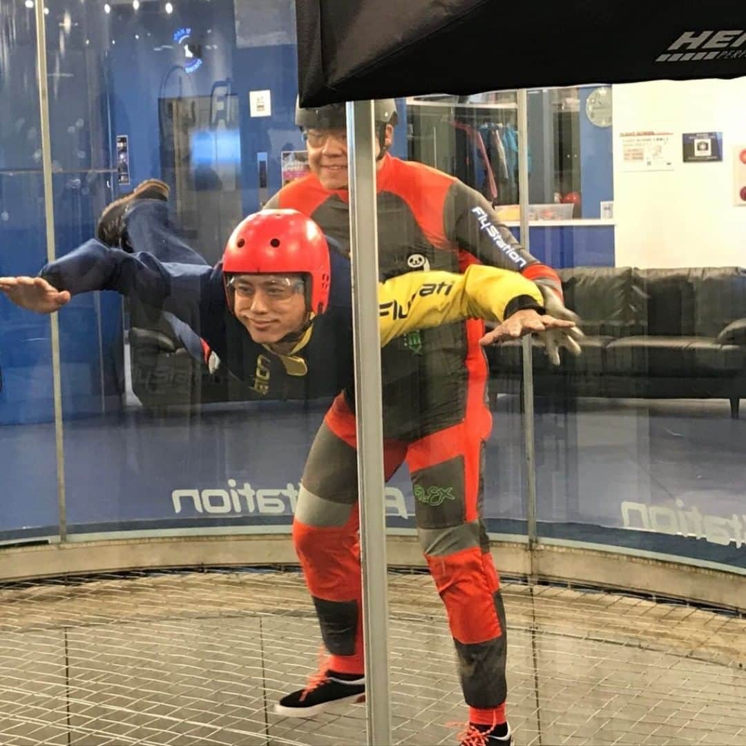 FlyStation JAPANさんのインスタグラム写真 - (FlyStation JAPANInstagram)「【森美旅行団３ダイジェスト版】  香港のTV番組【森美旅行団３】の放送映像のダイジェスト版が届きました。  今回はFlyStationJapanで、こんな素敵な体験をして頂きました ☺️ 【森美旅行團3 | 爆笑！丁子朗飛起口水直流 森美臉皮超鬆弛】https://www.youtube.com/watch?v=sVzkxBAovLM  謝謝！！森美旅行団の皆さん！！ #FlyStationJapan #森美旅行団 #香港 #TVbusa #体験 #飛行期間 #空を飛ぶ #日本で唯一 #森美 #麥美恩 #吳若希 #丁子朗」12月8日 11時21分 - flystation.jp