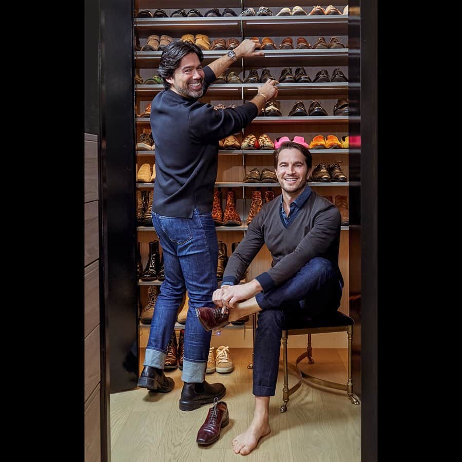 のインスタグラム：「When your closets are so good it’s hard not to love hanging out in them!  Jake and I had so much fun designing our new @containerstorecustomclosets custom closets for our new home.  The Custom Closets program is made up of four closet lines that fit any size, style or budget.  This particular line is called Avera, but they have options for a variety of different budgets and styles.  And get this!  You can earn up to $2,000 in store credit from your Avera or Laren closet purchase through 12/18, so it’s the perfect time to invest in a custom closet.  These closets look so good they are just asking for a photo shoot. 📸.」