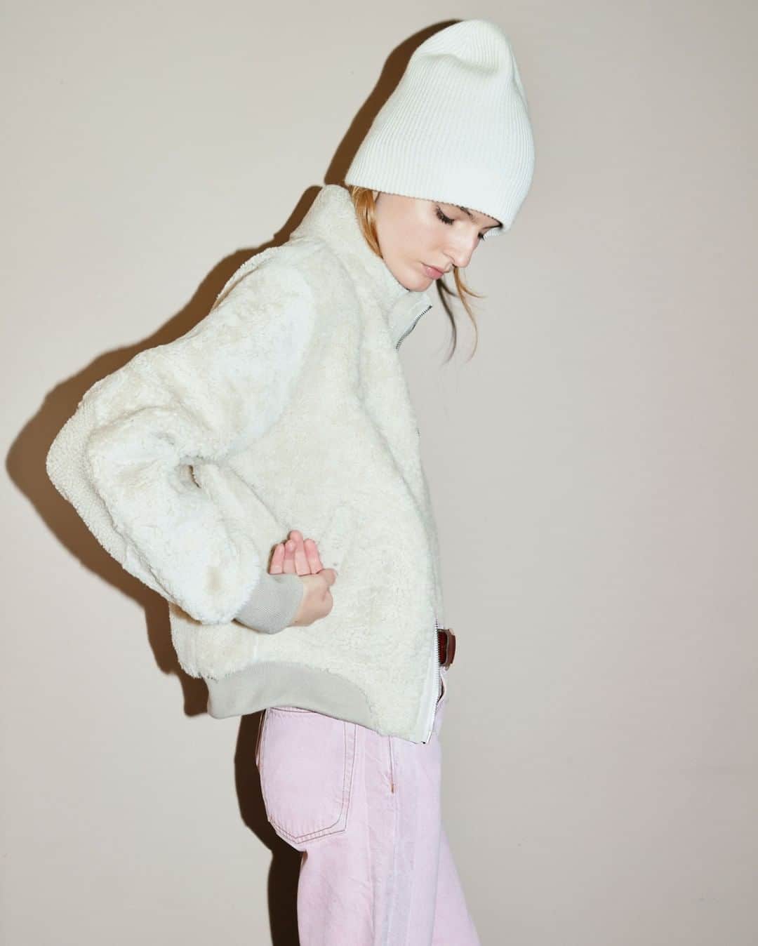 ラグ&ボーンのインスタグラム：「Our Winter Camo? All white everything. Go incognito in the snow with shearling, cashmere and cotton twill. Shop Winter Whites via link in bio. #rbHY19」