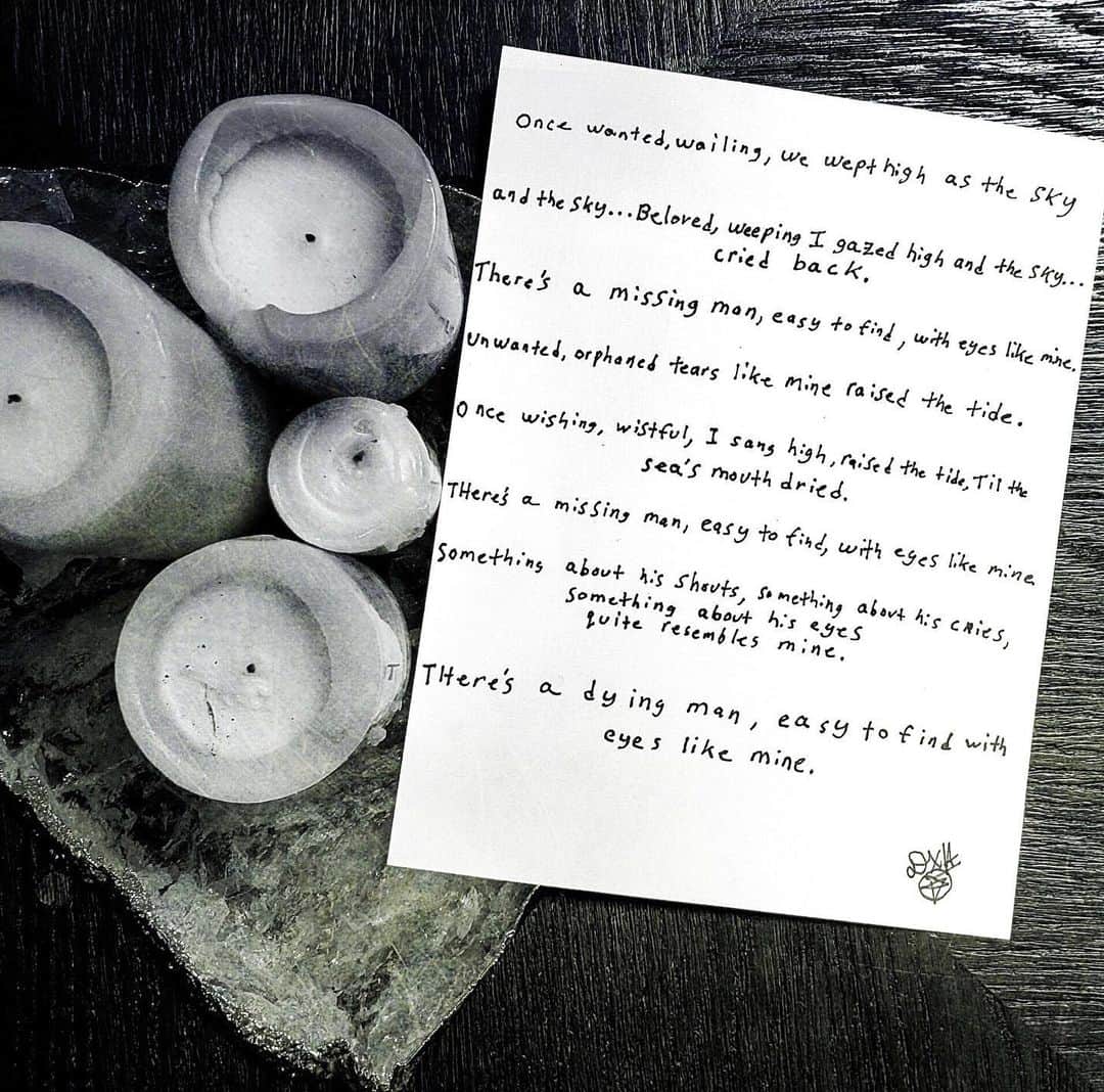 AFIのインスタグラム：「On this day last year, #TheMissingMan was found. Thank you for revisiting the EP with us. | Handwritten lyrics by @daveyhavok. #TMM1」