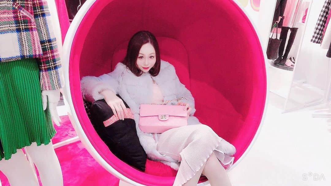 のインスタグラム：「. ラフォーレ原宿のprivate party行ってきた🙊❣️ #ラフォーレ原宿 #privateparty #green  #laforetharajuku #CHANEL #お仕事ください  ﾟ＊.｡.＊ﾟ＊.｡.＊ﾟ＊.｡.＊ﾟ＊.｡.＊ﾟ  #千咲まり  #被写体 #被写体募集 #自画撮り  #カメラマン募集  #撮影会モデル  #大食い #グラビアアイドル #グラビアタレント #17live公式ライバー #インフルエンサー  #コメントは全て返信します  #1mmでもいいなと思ったらいいね #ジャパンドリーム #フォローミー  #お仕事のご依頼お待ちしております  #コメントは全て返信します」