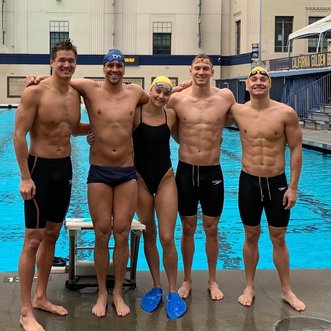 ネイサン・エイドリアンのインスタグラム：「Rain or shine the cal bears on @lacurrent_isl are getting ready for Vegas! @iswimleague . @joshprenot finished too fast for the pic and was already in the warm shower 🧖‍♂️🚿」