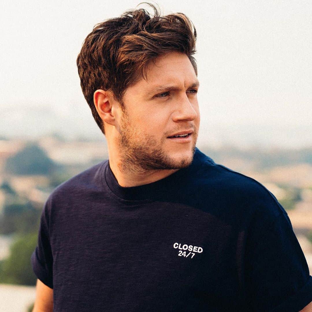 ナイル・ホーランのインスタグラム：「Sydney! Loved every minute of it. See ya next year x 📸 @christiantierney」