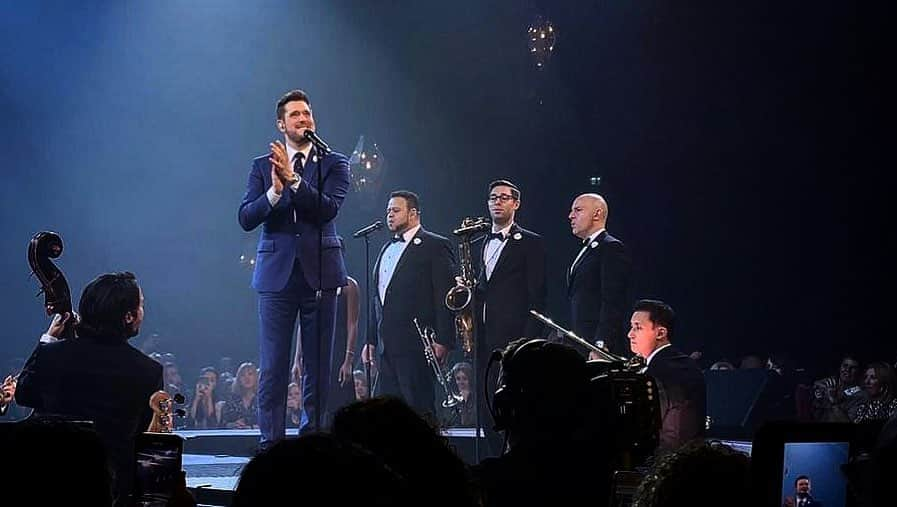 マイケル・ブーブレさんのインスタグラム写真 - (マイケル・ブーブレInstagram)「Another memorable night in Nottingham 🏹  #MBWorldTour」12月8日 7時07分 - michaelbuble