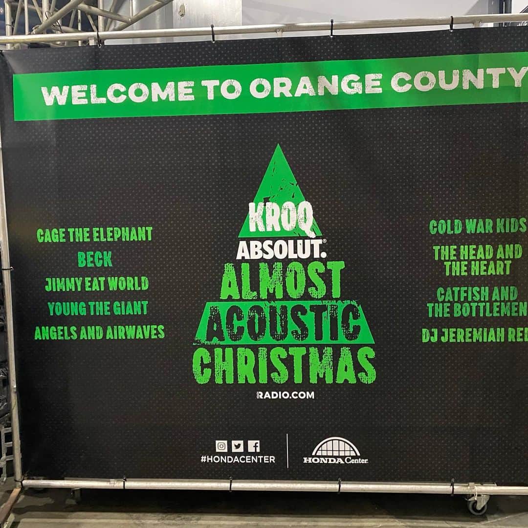 ジム・アドキンスさんのインスタグラム写真 - (ジム・アドキンスInstagram)「Surviving show 27. KROQ Acoustic  Christmas 2019. Anaheim, CA」12月8日 12時46分 - jimadkins