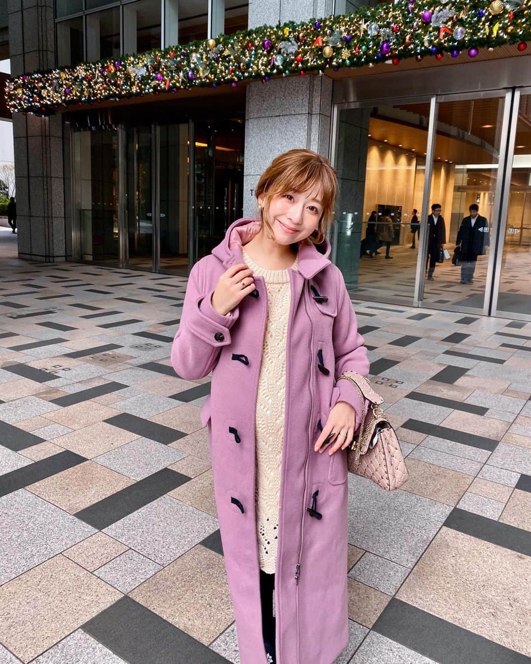 のインスタグラム：「・ インスタライブありがとうございました😊❤️ 皆さんの優しさ大盛りでお腹いっぱいです🐷💓 良いお天気🌞だし 水通し👶🏻も終わり 幸せな日曜日☺️✨🍀 #coordinate  one-piece#deicy @deicy_official  outer#laymee @laymee_official  shoes#rogervivier @rogervivier  bag#valentino @maisonvalentino  #sサイズコーデ  #153cmコーデ #おちびコーデ #おちびの輪 #妊婦コーデ #マタニティコーデ #妊娠9ヶ月 #マタニティライフ #ぷんにーらいふ」