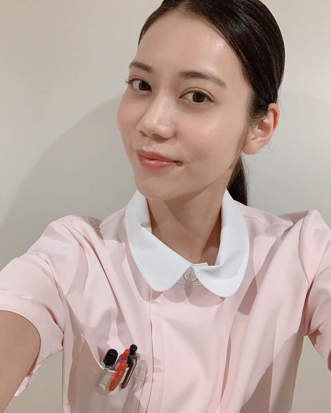 松山愛里のインスタグラム：「【お知らせ】 本日、12月8日(日)22:00〜 NHKBSプレミアムドラマ 『歪んだ波紋』第6話に出演いたします！ ぜひご覧ください😊 #歪んだ波紋#NHKBSプレミアムドラマ」