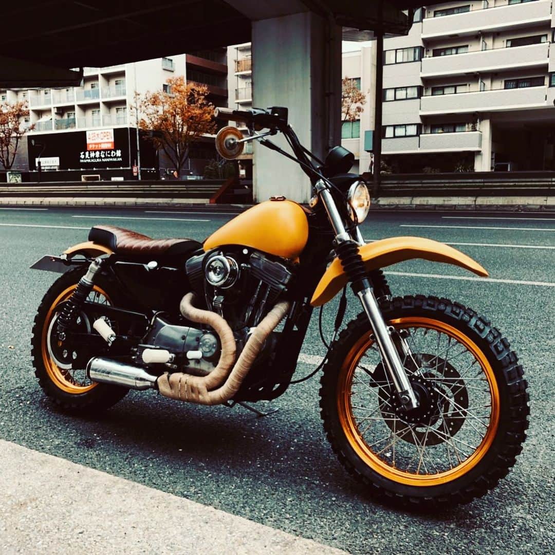 窪塚洋介のインスタグラム：「My 2nd Harley Davidson is final adjusting^ ^ The color is lucky yellow. #harleydavidson #xl883 #reservecustommotorcycle」