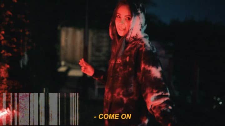 アリソン・ワンダーランドのインスタグラム：「dropping TOMORROW 2pm PST. The ‘Alison Chains’ collection via @fmuoasl . Song ID is me messing around in my hotel room last night I guess I’ll call the beat “Alison Chains”」