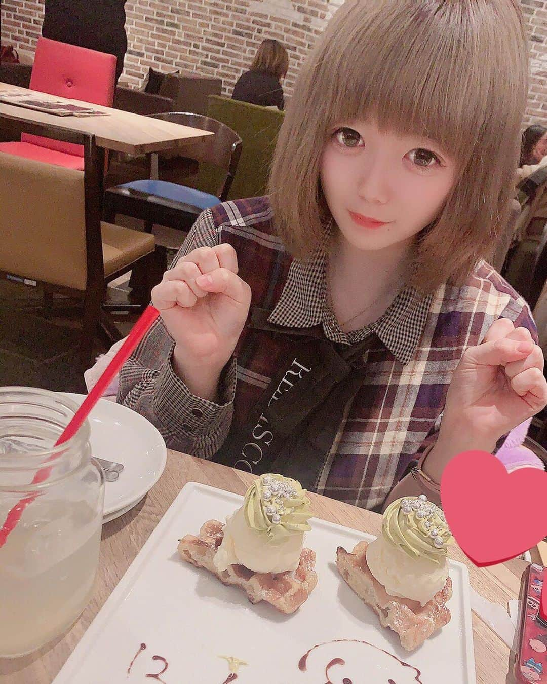 一ノ瀬恋凪のインスタグラム：「カフェデートしませんか ❤️？ #れなちょ #23歳 #童顔女子  #フォローミー  #いいね」