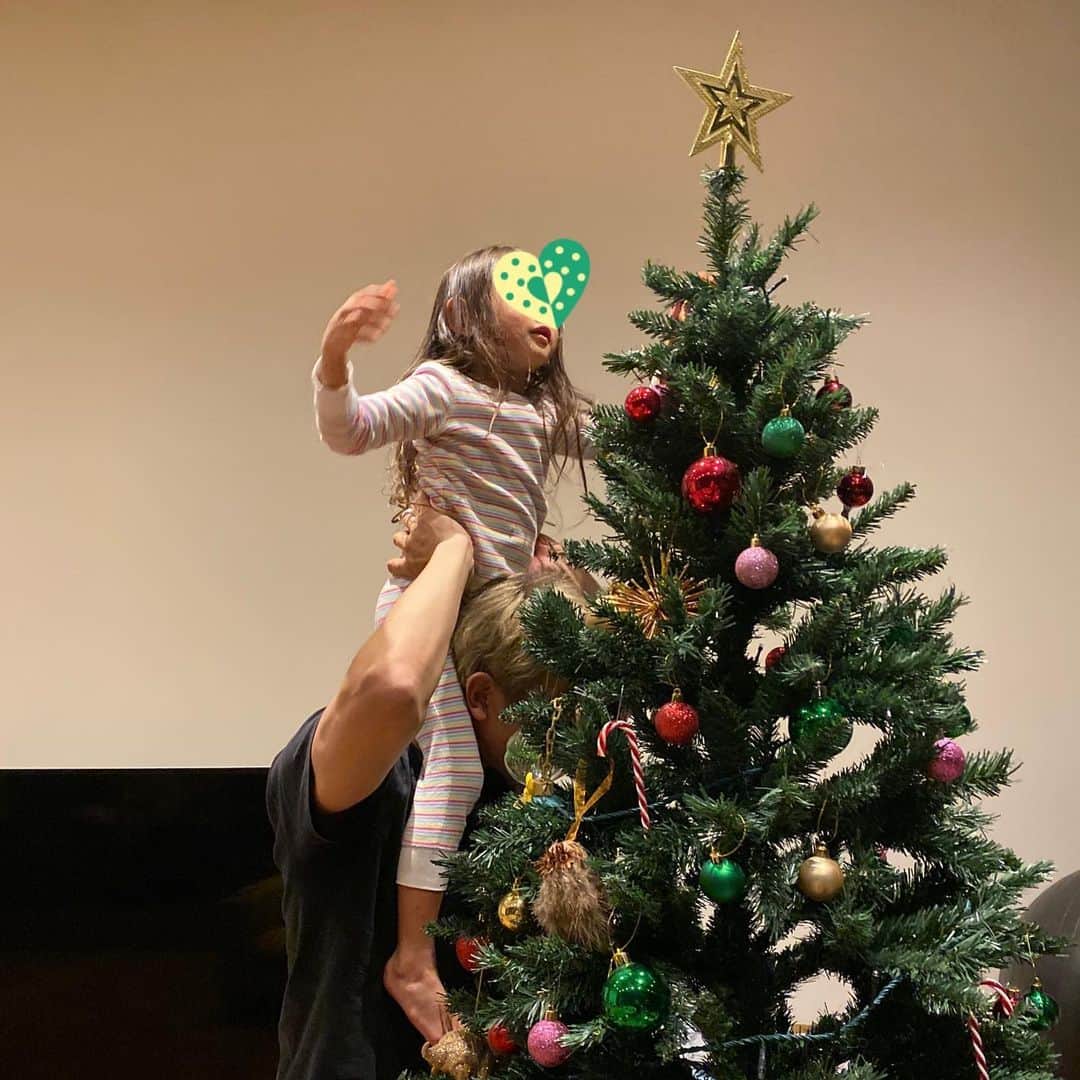 藤本美貴さんのインスタグラム写真 - (藤本美貴Instagram)「やっと準備完了  #クリスマスツリー」12月8日 21時56分 - mikittyfujimoto