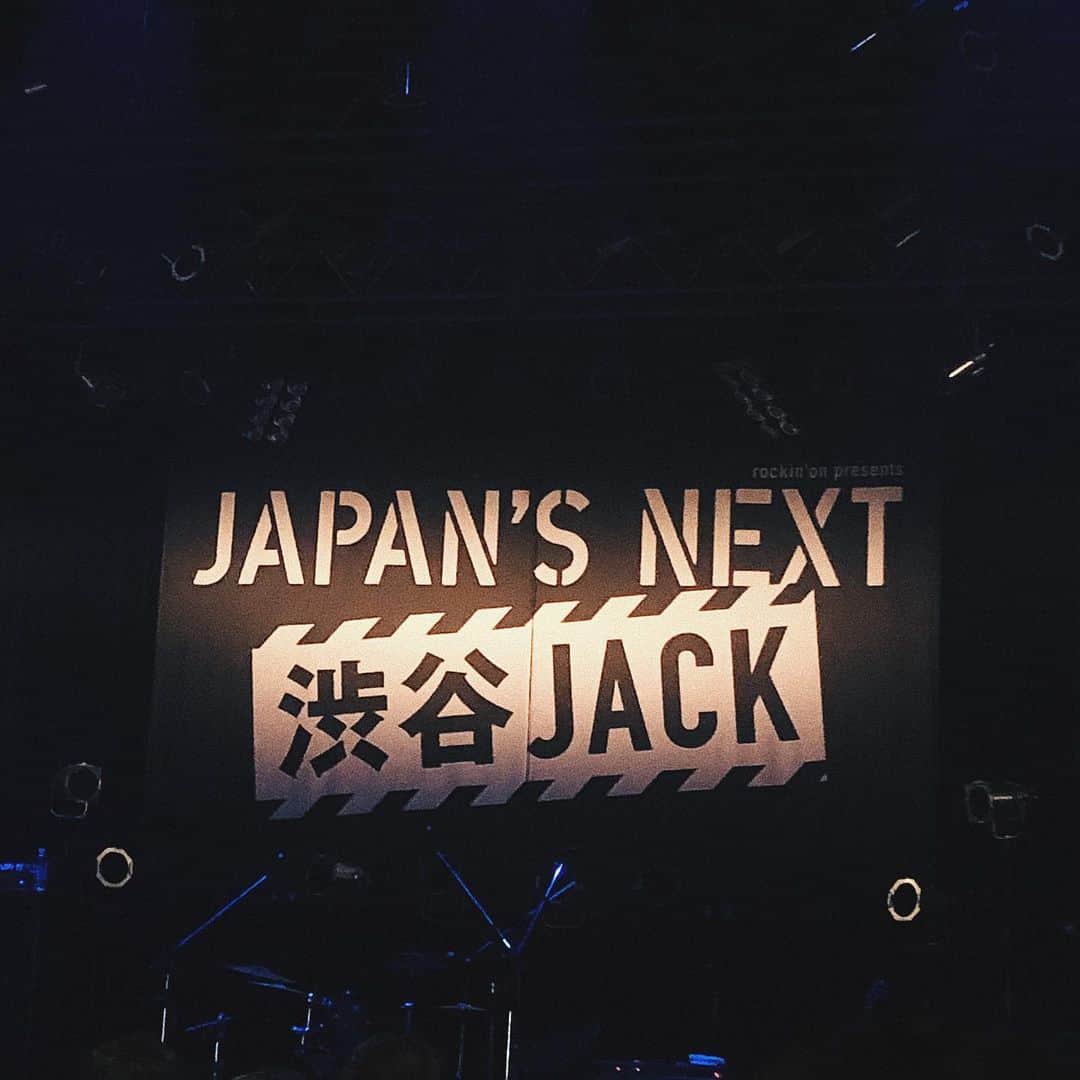かほこ。さんのインスタグラム写真 - (かほこ。Instagram)「ㅤㅤㅤㅤㅤㅤㅤㅤㅤㅤㅤㅤㅤ ㅤㅤㅤㅤㅤㅤㅤㅤㅤㅤㅤㅤㅤ JAPAN'S NEXT 渋谷JACK 2019 WINTER ㅤㅤㅤㅤㅤㅤㅤㅤㅤㅤㅤㅤㅤ 丸つけてあるのは理想でした 実際は下のタグ。 Mega Shinnosukeは見逃していた、、 ㅤㅤㅤㅤㅤㅤㅤㅤㅤㅤㅤㅤㅤ ズーカラデルはリハから贅沢だった〜！ ボイガルがいたから今日来れました。 ボイガルいなかったらチケット譲ってしまってた。 今日もシンゴさんは全力で楽しんで歌ってて 心臓ガッツリ掴まれました。 ありがとう。 ㅤㅤㅤㅤㅤㅤㅤㅤㅤㅤㅤㅤㅤ #japansnext #渋谷JACK #ジャパネク #denims #ズーカラデル #theboysandgirls #ドラマストア #osage #hakubi #thequietroom #thisislast #thesongbards #リュックと添い寝ごはん」12月8日 20時22分 - xxokohakxx