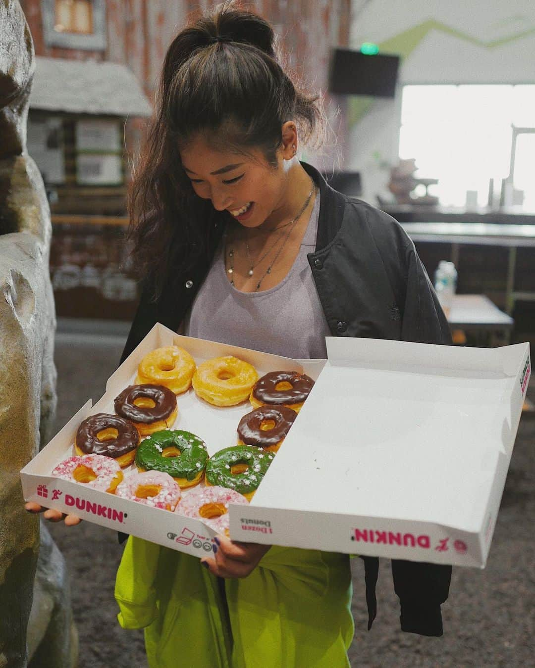 野中生萌さんのインスタグラム写真 - (野中生萌Instagram)「No caption needed 🍩😋🤪 ———————————————— たまにはいいじゃん？食べてもさ？ #ドーナッツ」12月8日 20時35分 - nonaka_miho