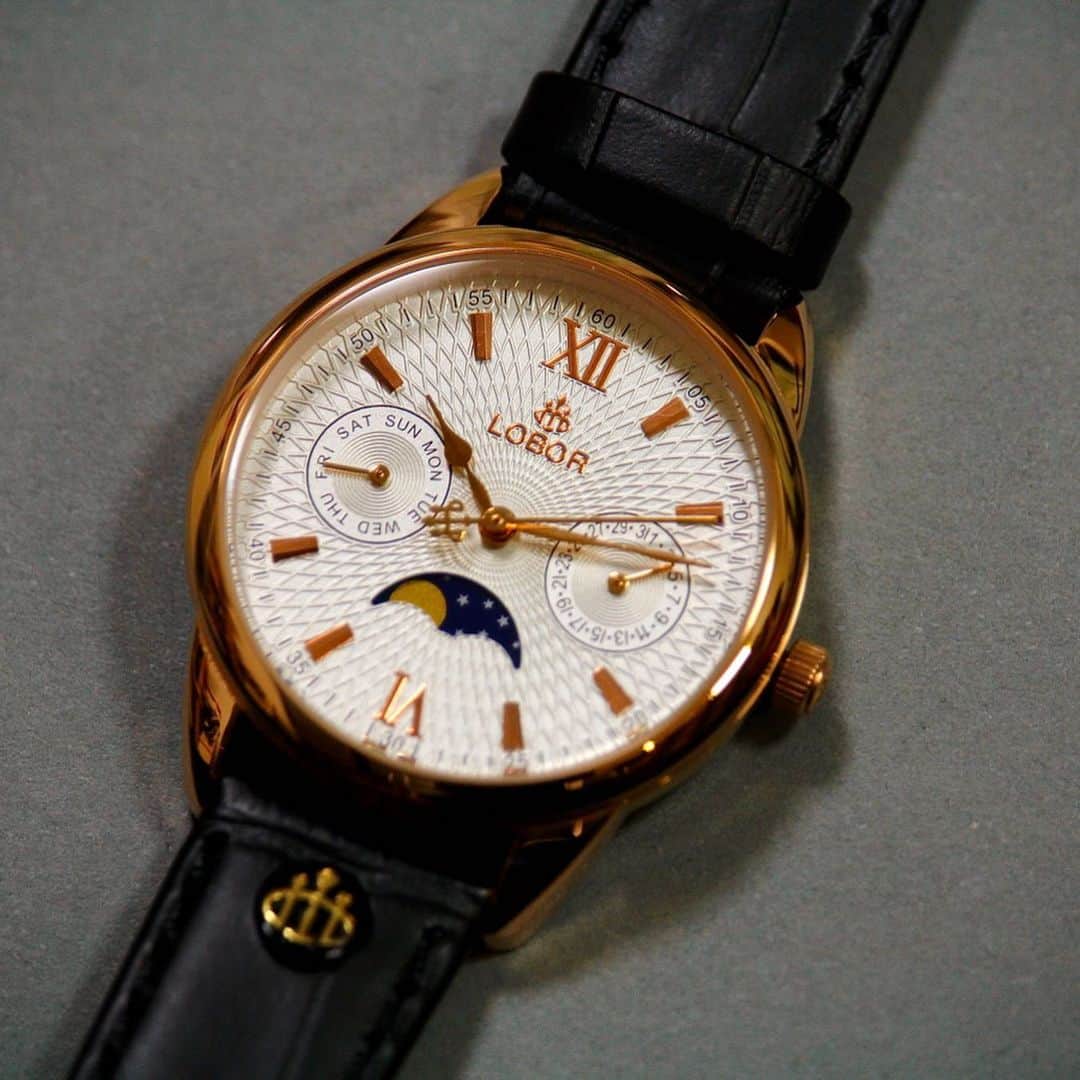 Sagiri Kitayamaさんのインスタグラム写真 - (Sagiri KitayamaInstagram)「@loborjapan 様より 凄くオシャレでカッコイイ腕時計が届きました💖寒い冬は、ついオシャレよりも防寒に走りがちですが、お気に入りの腕時計を付けて出かけるだけでも気分が上がります😊💕 他にも個性的で素敵なデザインの腕時計が沢山あるのでチェックしてみて下さい🌟  クーポンコード【 rerer1203 】ご使用で 10%OFFになります。(使用期限は2020年12月3日)  #lobor #ロバー #腕時計 #時計 #手元倶楽部 #ルシファー  #ノルウェージャンフォレストキャット #ノルウェージャン #norwegianforestcat #norwegian #ラグドール #ragdoll #neko #ねこ #ねこ部 #ネコ #猫 #cat #cats #catlover #catstagram #catsofinstagram #instacat」12月8日 20時40分 - rererurerurela