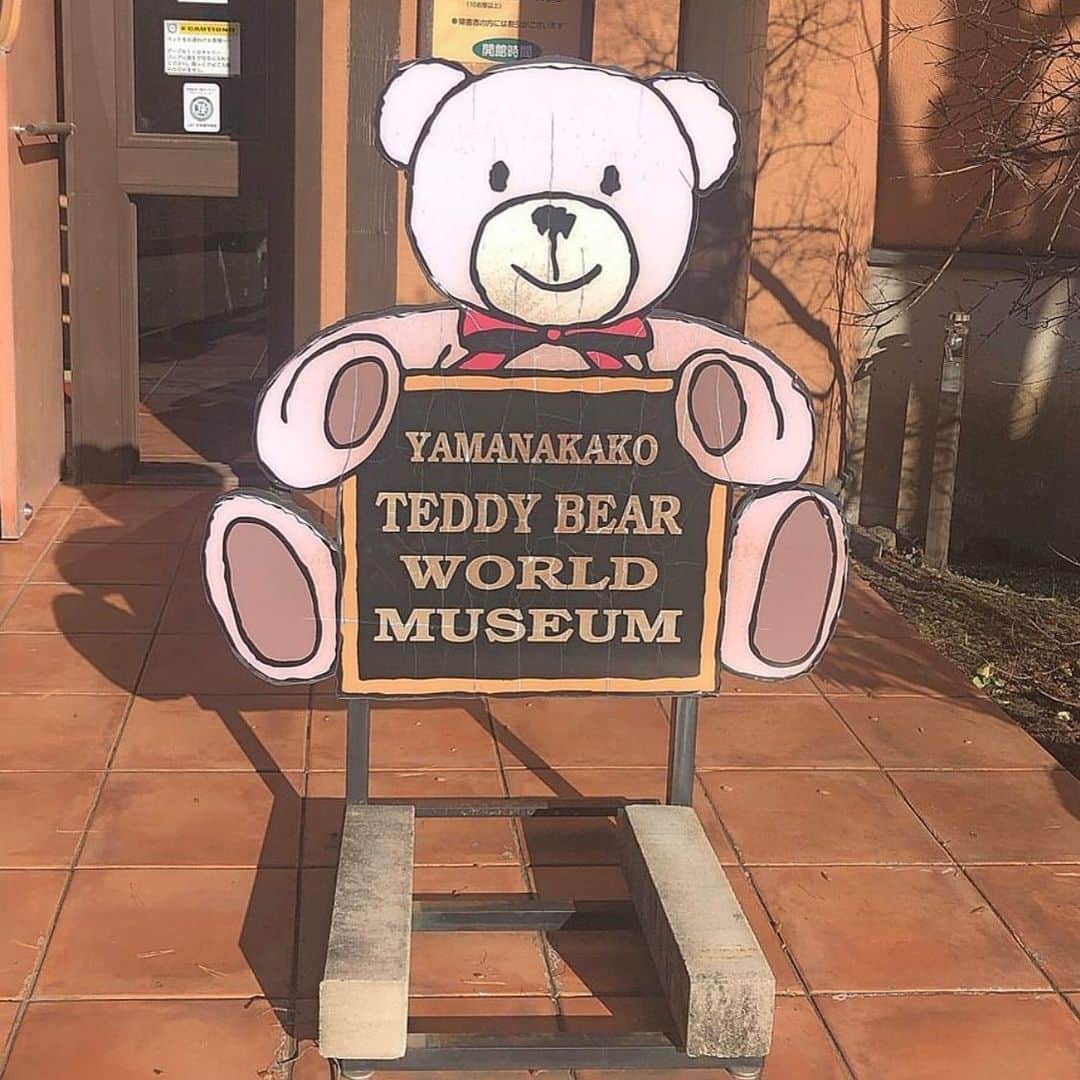 ピュアラモ@オフィシャルさんのインスタグラム写真 - (ピュアラモ@オフィシャルInstagram)「@kinokowkn さんのお出かけスポット紹介🐇♡ 𓂃  teddy bear world museum 🧸 前通る度に気になってた場所へ行けた 𑁤𑀇﻿ ﻿ 今度伊豆のテディベアミュージアムにも 行ってみたいなぁ 𓇥ˎˊ˗ . . - - - - - - - - - - - - - - - - - - - - - - #teddybearworldmuseum#teddybear#teddybearmuseum#クマ#dokoiku#山中湖テディベアワールドミュージアム#テディベアミュージアム#テディベアワールドミュージアム#テディベア#山中湖#くま #クマ好き #クマ好きな人と繋がりたい#おでかけ#休日の過ごし方」12月8日 20時43分 - purelamo_official