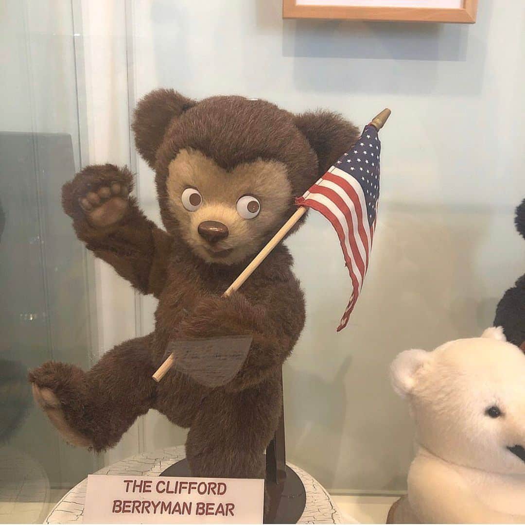 ピュアラモ@オフィシャルさんのインスタグラム写真 - (ピュアラモ@オフィシャルInstagram)「@kinokowkn さんのお出かけスポット紹介🐇♡ 𓂃  teddy bear world museum 🧸 前通る度に気になってた場所へ行けた 𑁤𑀇﻿ ﻿ 今度伊豆のテディベアミュージアムにも 行ってみたいなぁ 𓇥ˎˊ˗ . . - - - - - - - - - - - - - - - - - - - - - - #teddybearworldmuseum#teddybear#teddybearmuseum#クマ#dokoiku#山中湖テディベアワールドミュージアム#テディベアミュージアム#テディベアワールドミュージアム#テディベア#山中湖#くま #クマ好き #クマ好きな人と繋がりたい#おでかけ#休日の過ごし方」12月8日 20時43分 - purelamo_official