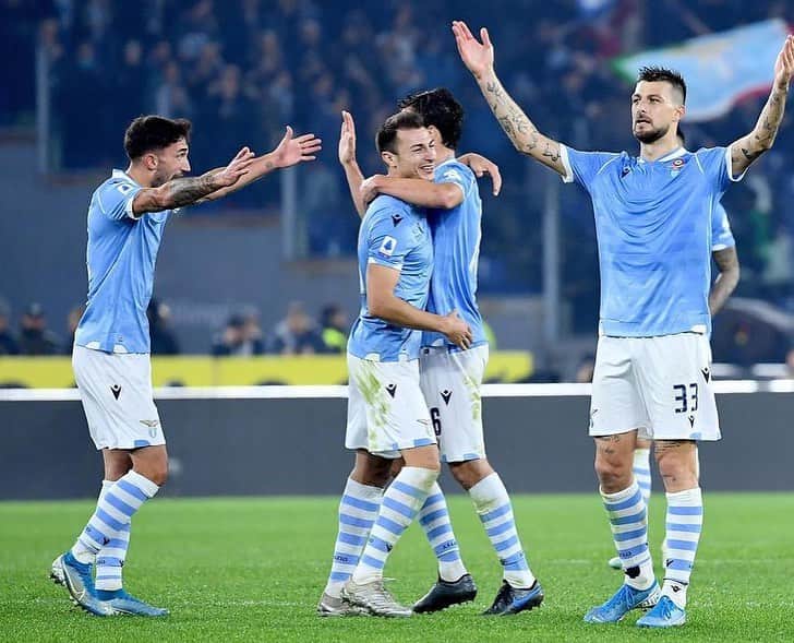 ダニロ・カタルディのインスタグラム：「Serata da LAZIO.  Ora questo è gia il passato. Ci sono già altre sfide davanti a noi. Insieme siamo più forti❤️ @official_sslazio」