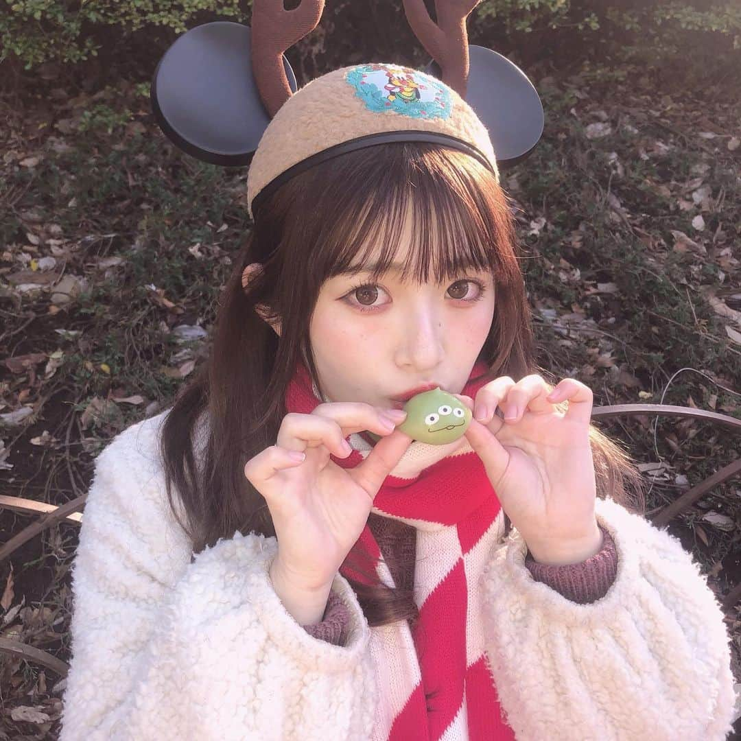 青木菜花さんのインスタグラム写真 - (青木菜花Instagram)「.﻿ .﻿ ディズニーシーに行ってきた🎅🦌❤️🎄🎁﻿ .﻿ ,﻿ #ディズニー #ディズニーシー #クリスマスディズニー #ディズニーコーデ #disney #disneysea #東京ディズニーシー #クリスマス #トナカイ #サンタ #イヤーハット #マフラー #リトルグリーメン #リトルグリーまん #トイストーリー #クリスマスコーデ #可愛い #映えスイーツ #instagood #instalike #instafashion #instafood #instalove #l4l #f4f」12月8日 21時10分 - nanoka_0711