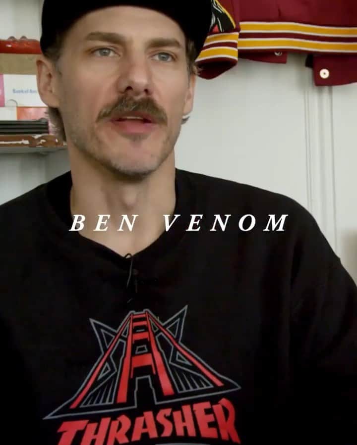 のインスタグラム：「最新 #RVCAQandA ではサンフランシスコ在中の ANP artist @benvenom にスポットライトを当てます || Benの作品は彼が"美術品と社会の非主流派の衝突"と表現するもので構成され、機能的な芸術作品の形をとっています || Ben は、サンフランシスコ美術研究所を修士号を取得して卒業し、その作品たちは国内外で公開されています || Full Vide は @rvca IGTV より || Video: @bigfootlurks || @artistnetworkprogram #RVCA #artistnetworkprogram #balanceofopposites」