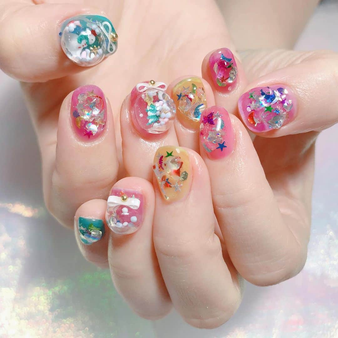 なかやまちえこのインスタグラム：「クリスマスネイル🎄 #nail #nails #nailart #ネイル #美甲 #ネイルアート  #clou #nagel #ongle #ongles #unghia #japanesenailart #manucure #네일 #젤네일 #네일아트 #네일리스트 #japanesenails #manicurist #gelnails #أظافر #クリスマスネイル #Xmasnails #Christmasnails #大久保ちか ちゃん」