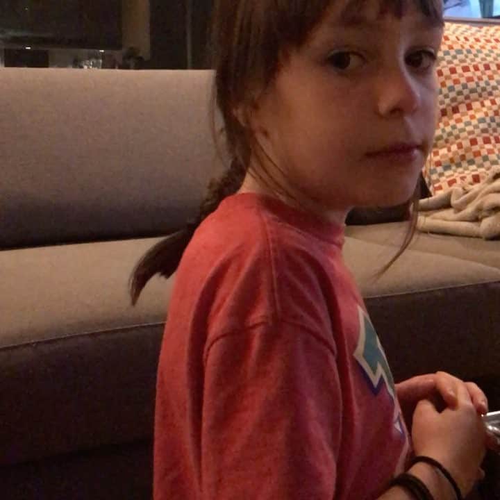 メアリー・マコーマックのインスタグラム：「So glad she’s so little.  Stop the clocks.」