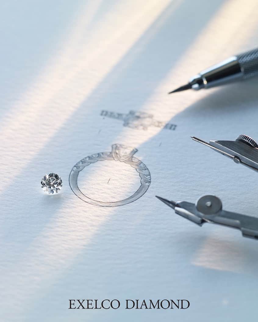 エクセルコ ダイヤモンド 婚約指輪♔結婚指輪のインスタグラム：「. アイディアルラウンドブリリアントカット💎 100周年記念 . 4代目マーセル・トルコウスキーが、 アイディアルラウンドブリリアントカットを 発明してから100周年を迎える歓びと、 これからも特別な時を祝うためのリング、 〝Feliciter〟フェリシテ（フランス語で祝うを意味） を発表。 最高峰の輝きを放つカットを贅沢に愉しめるよう、 デザインされております💍 . サンプルは東京本店・ みなとみらい店・名古屋本店にて展示中。 . ぜひ、この機会に、 100年続く本物の輝き 〝アイディアルラウンドブリリアントカット〟を 店頭でお愉しみください。 . 詳しくはこちら https://www.exelco.com/bridal_jewelry/engagering/feliciter.php . 店舗一覧 東京本店/盛岡店/仙台店/新潟店/青山店/町田マルイ店/横浜店/みなとみらい店/大宮店/ 宇都宮店/高崎店/ららぽーと沼津店/静岡店/浜松店/金沢店/長野店/松本店/名古屋本店/大阪店/ 梅田店/京都店/神戸店/広島店/福岡店/ヒルトン福岡シーホーク店/小倉店/博多店/長崎ハマクロス411店/熊本店 . #exelcodiamond  #エクセルコダイヤモンド #ファッションジュエリー」