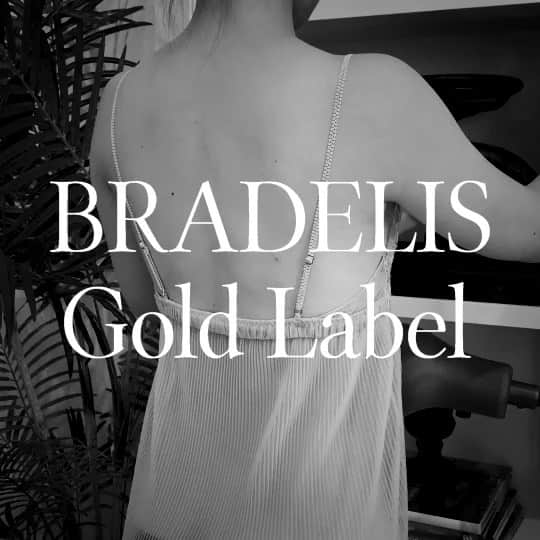 BradelisNewYork/ブラデリスニューヨークのインスタグラム：「. 素肌で味わう気品と至福。 1年頑張ったご褒美には、心が満たされる一枚をチョイスして。  BRADELIS Gold Label -Ambitious Slip- . . . bradelis#bradelisgoldlabel#lingerie#ambitious﻿ #ブラデリス #ブラデリスゴールドレーベル」