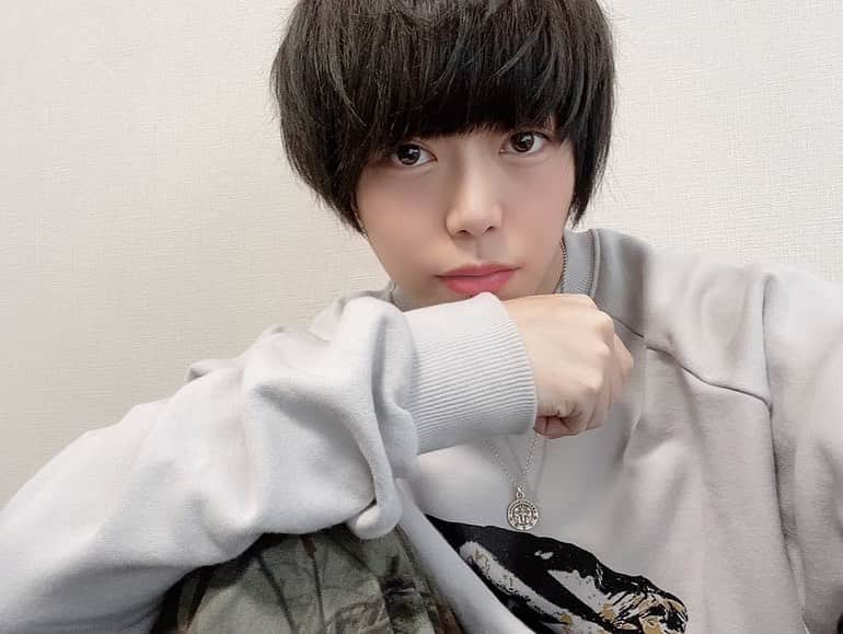ほりえりくさんのインスタグラム写真 - (ほりえりくInstagram)「黒髪ロングヘアーの男の子になります。」12月8日 12時56分 - rikunohonmono