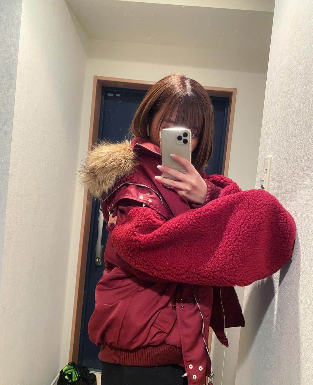 歩乃華（ほのらん）のインスタグラム：「あうたーかわいすぎ、ぼるどーハマりすぎ、てかこれ即買いすぎ、鏡にホコリつきすぎ、」