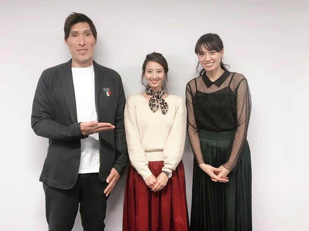 北川莉子のインスタグラム：「🎤✨ . 昨日、篠原信一さん・浅尾美和さんの トークショーMCを務めさせて頂きました‼️ . . 前日からドキドキでしたが… 顔合わせの時から お二人の人柄に助けられ💓 トークショーは 時間を忘れてしまうほど楽しくて、 あっという間でした😳✨ . もっとお話聞いていたかったです🥺👏 . ありがとうございました💓 . . #篠原信一 さん#浅尾美和 さん #スペシャルゲスト#トークショー #テーマはスポーツ #一流アスリート #MC#北川莉子」