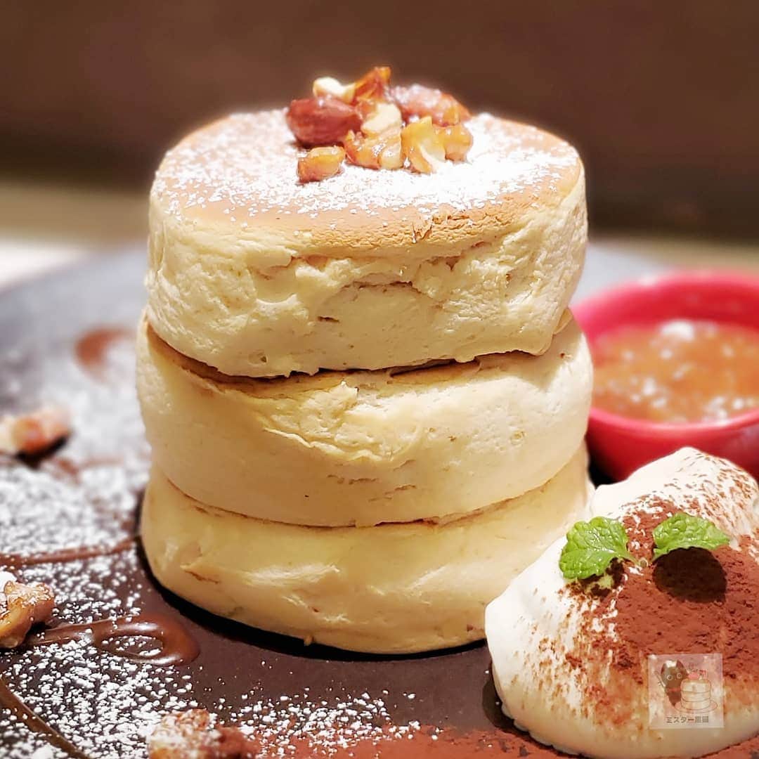 ミスター黒猫（黒猫仙人）のグルメインスタ