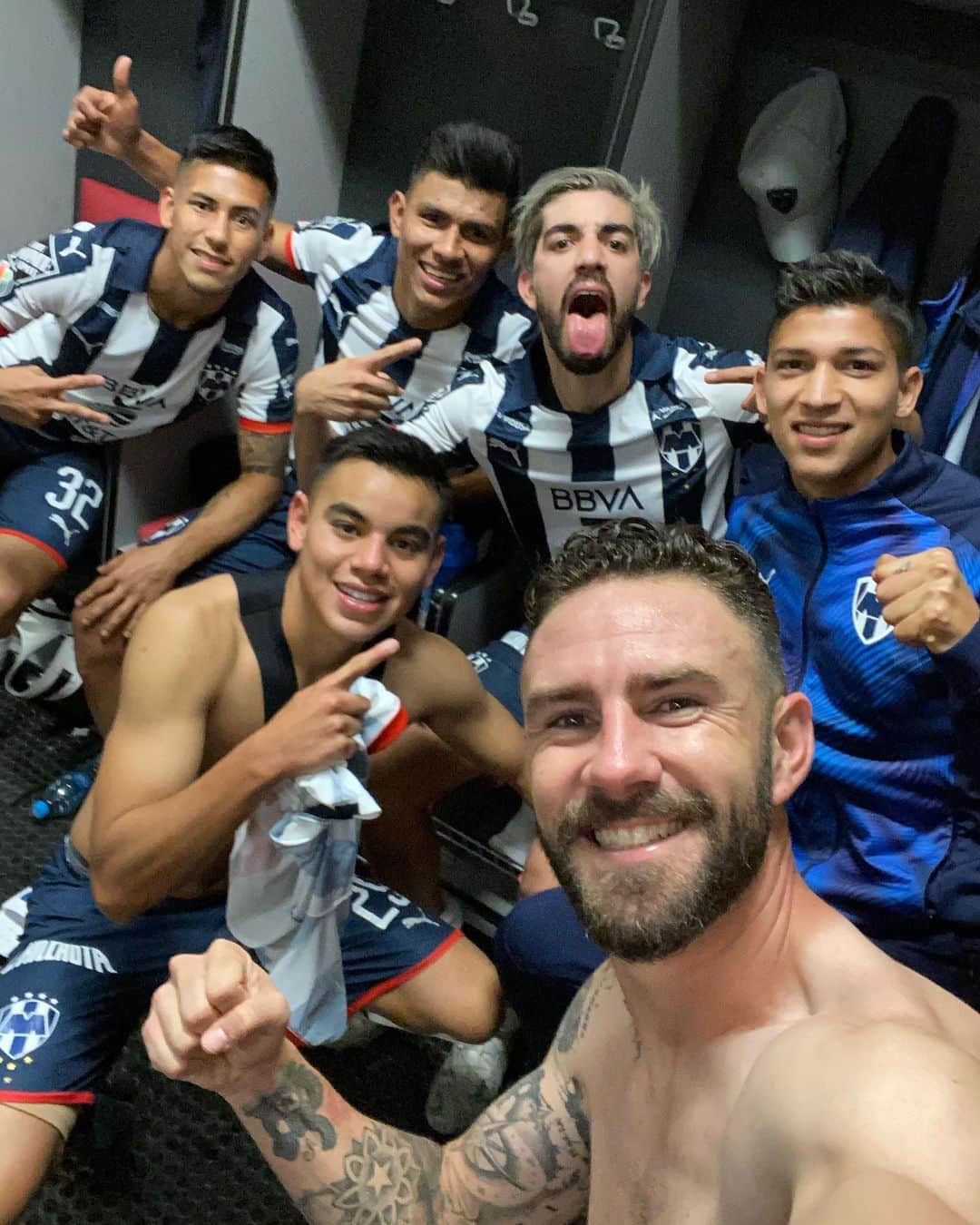 ミゲル・ラジュンのインスタグラム：「Vamos carajo que esto sigue!!! 🤙🏻🤪 . #FinalApertura2019 #Rayados」