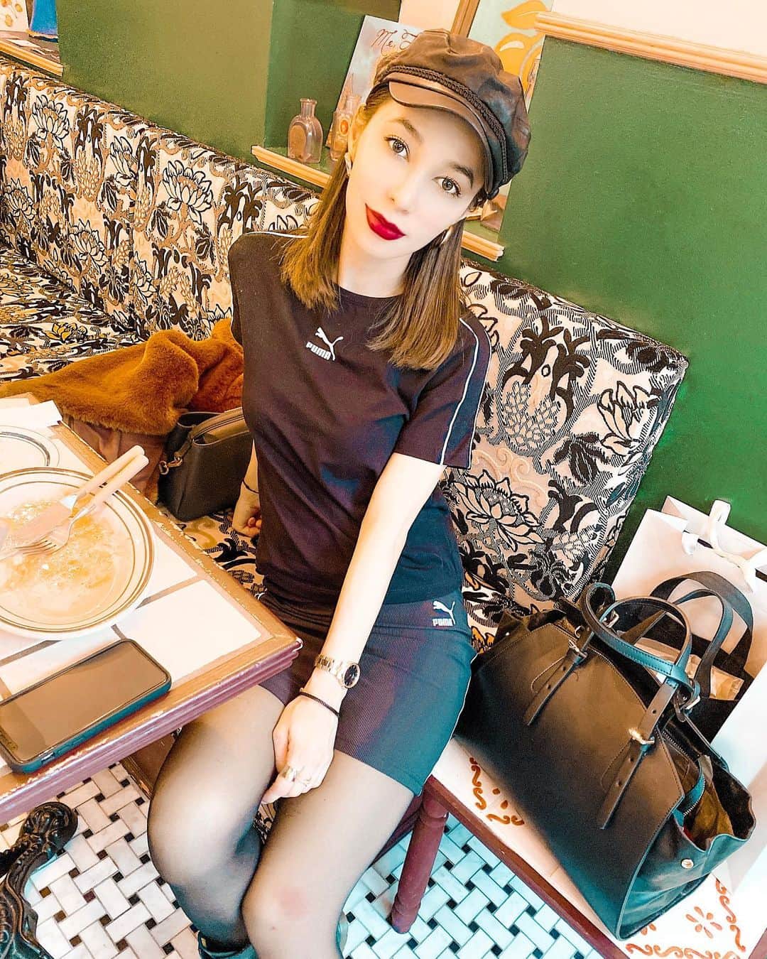 のインスタグラム：「YAG beauty clinicでトーニング6回目😌 浮いて来た細かいシミが消えて来たよ 待ち時間もほぼないから、忙しい時も気楽に行ける😊 いつもありがとうございます❤️ . . . .  @yagbeauty_official YAGBEAUTYCLINIC 渋谷院 ☏0120915959 . #YAGBEAUTY #レーザートーニング #RRRマスクパック #美肌 #スキンケア ＃ファッション #美肌レーザー #laser #toning #brightening #skincare #faciallaser」