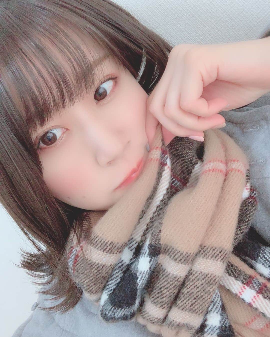 八木沙季のインスタグラム：「🧣🧣 . 毎日毎日さむいね… はやくあたたかくならないかなあ… でも冬は色々おいしいね🍚 ずっと何か食べてたいね🍚 . #インスタの更新  #頑張ろう  #キャンペーン  #いつまで #続くかな」