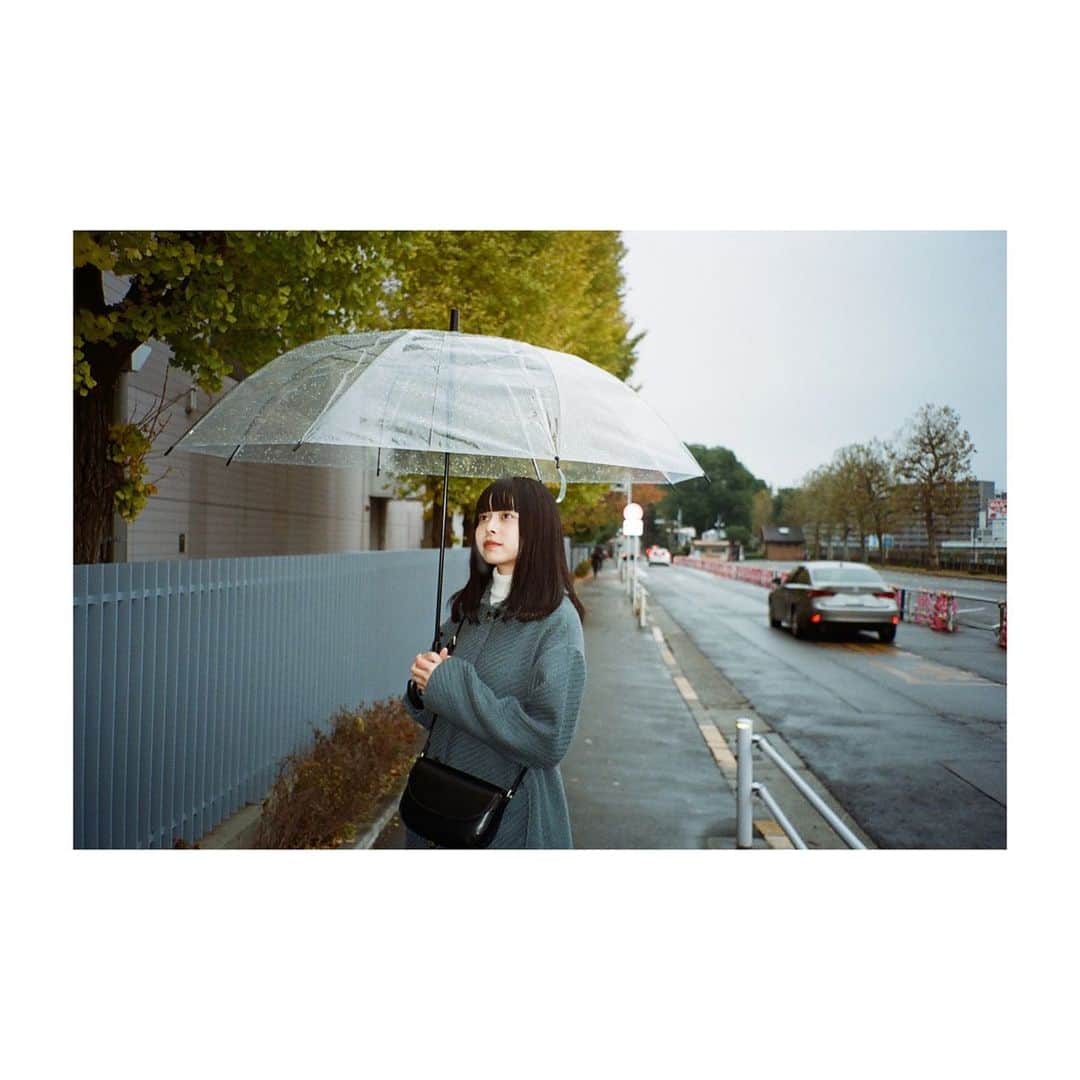 人見古都音さんのインスタグラム写真 - (人見古都音Instagram)「雨☔️ 遂にコート着用しました」12月8日 14時50分 - kotone_hitomi