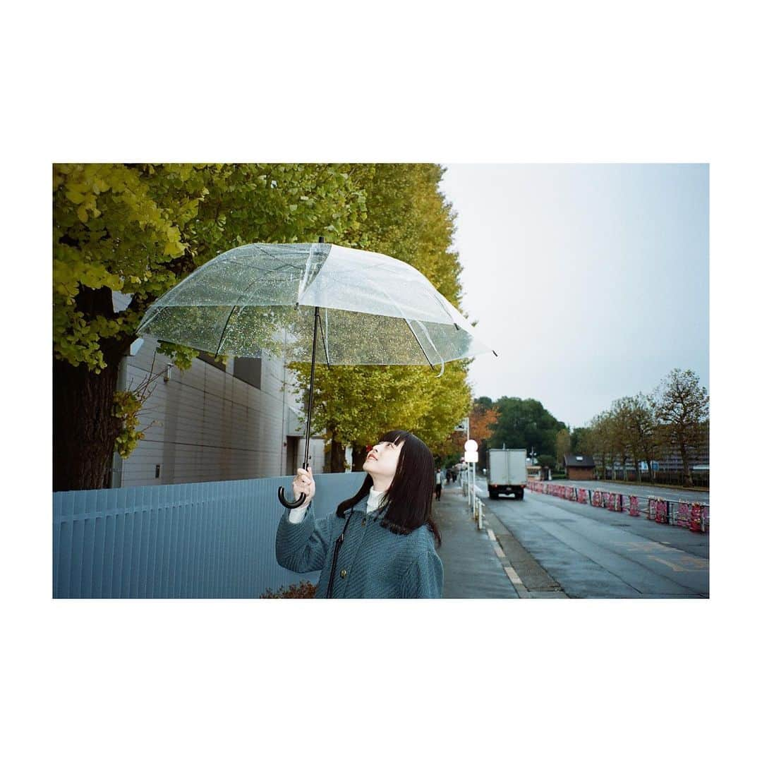 人見古都音さんのインスタグラム写真 - (人見古都音Instagram)「雨☔️ 遂にコート着用しました」12月8日 14時50分 - kotone_hitomi