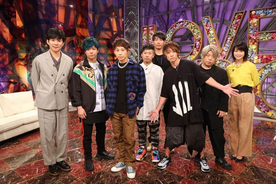 フジテレビ「Love music」さんのインスタグラム写真 - (フジテレビ「Love music」Instagram)「UVERworldが﻿ トーク&ライブゲストで初登場🐥﻿ ﻿ 今夜1:25〜放送☺︎﻿ ※地域によって放送日程が異なります。﻿ 各放送局のHPにてご確認下さい。﻿ ﻿ #UVERworld﻿ #TAKUYA∞﻿ #克哉﻿ #信人﻿ #誠果﻿ #彰﻿ #真太郎﻿ #トークゲスト﻿ #Lovemusic﻿ #ラブミュージック﻿ #フジテレビ」12月8日 15時05分 - lovemusic_fujitv