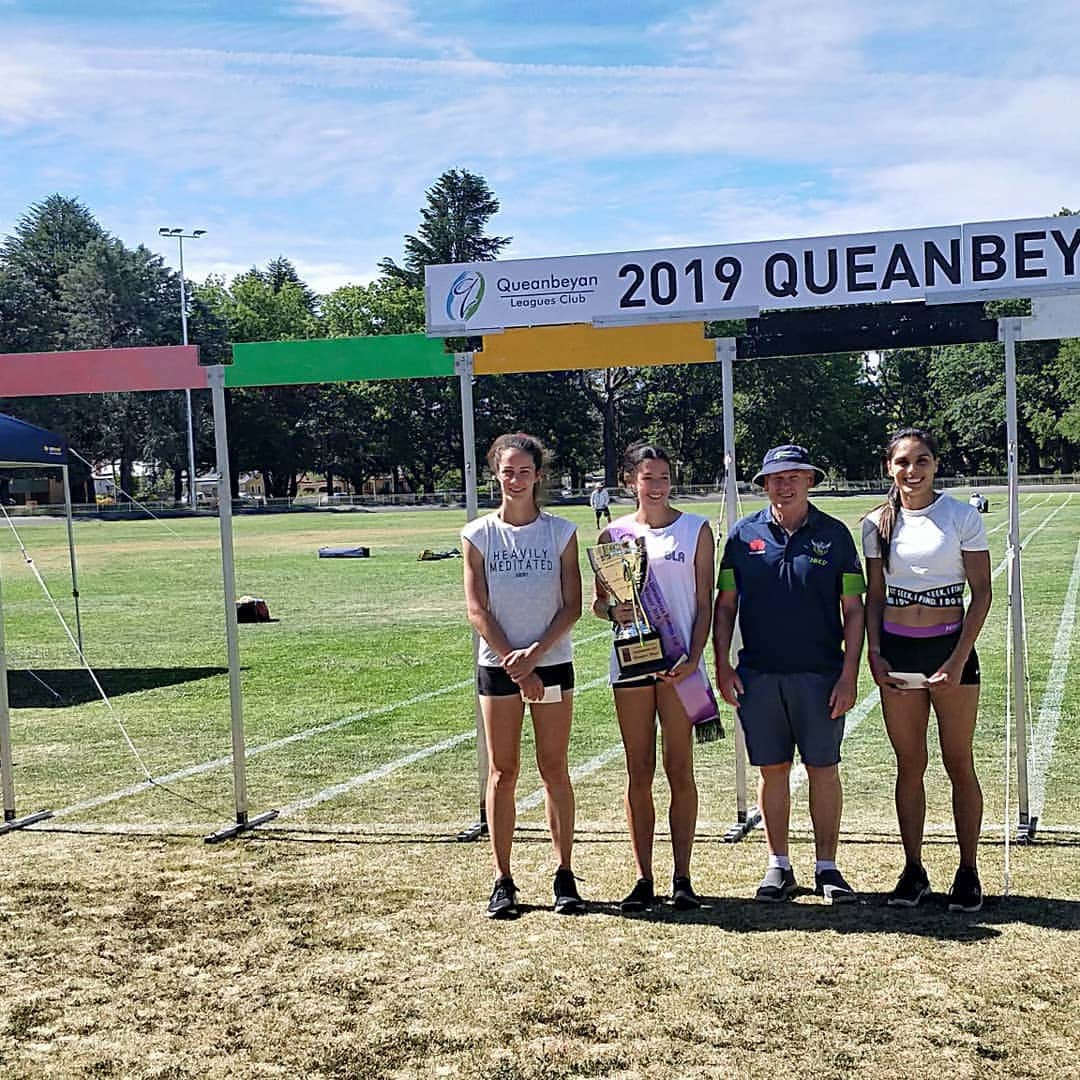 Angeline BLACKBURNさんのインスタグラム写真 - (Angeline BLACKBURNInstagram)「~2019 Queanbeyan Gift~  A bit of fun in the sun competing in my first Pro Running race yesterday. ☀ 😊 Thanks to Queanbeyan Leagues Club for also providing the Prize Money 💰  It was also amazing and humbling to meet such a lovely community of athletes, as well as to spend the day racing with my team mate @tj_hatchman ❤👟 #queanbeyangift #proracing #athletics #sprinting  #funtimes #120m #runnerup」12月8日 15時07分 - ang_blackburn