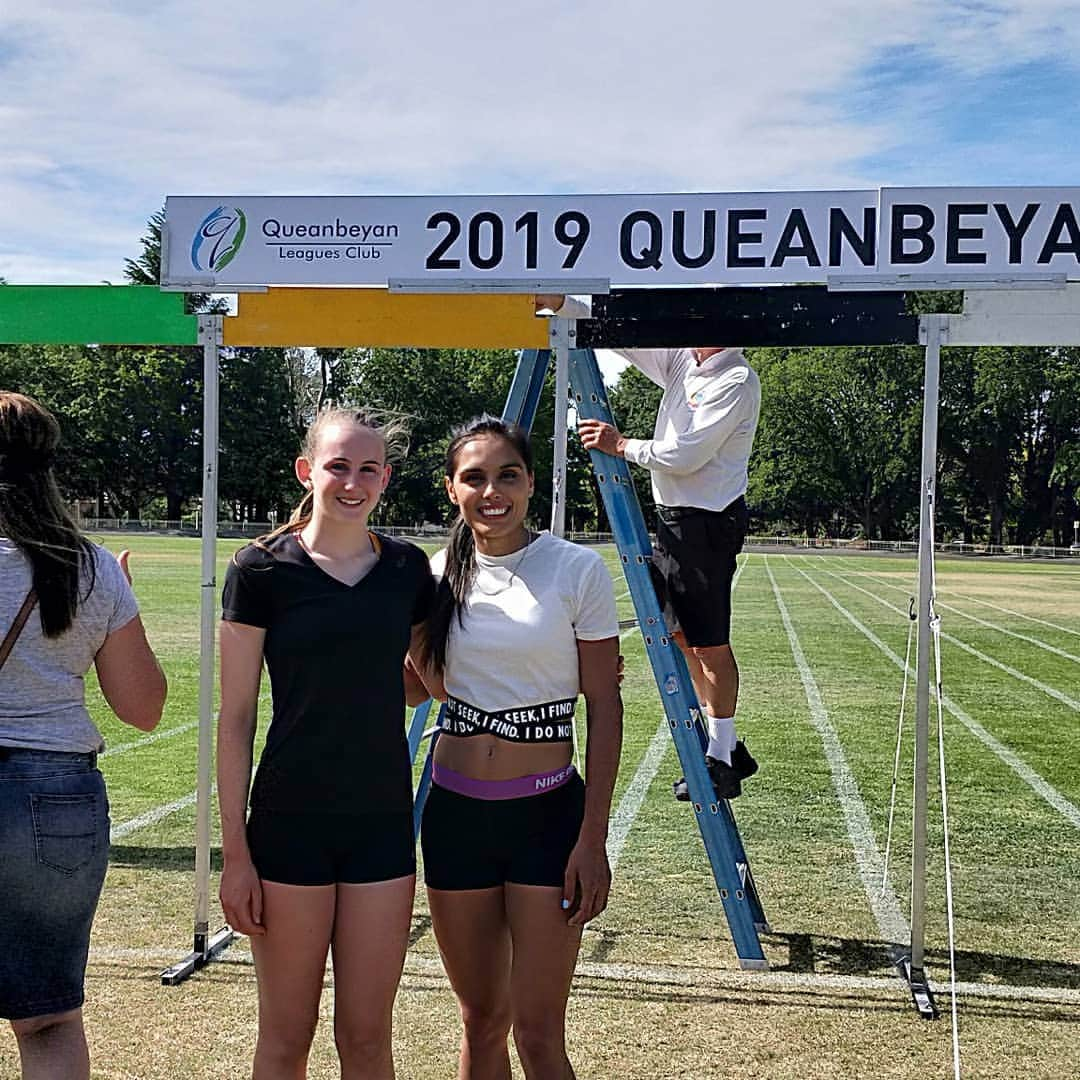 Angeline BLACKBURNのインスタグラム：「~2019 Queanbeyan Gift~  A bit of fun in the sun competing in my first Pro Running race yesterday. ☀ 😊 Thanks to Queanbeyan Leagues Club for also providing the Prize Money 💰  It was also amazing and humbling to meet such a lovely community of athletes, as well as to spend the day racing with my team mate @tj_hatchman ❤👟 #queanbeyangift #proracing #athletics #sprinting  #funtimes #120m #runnerup」