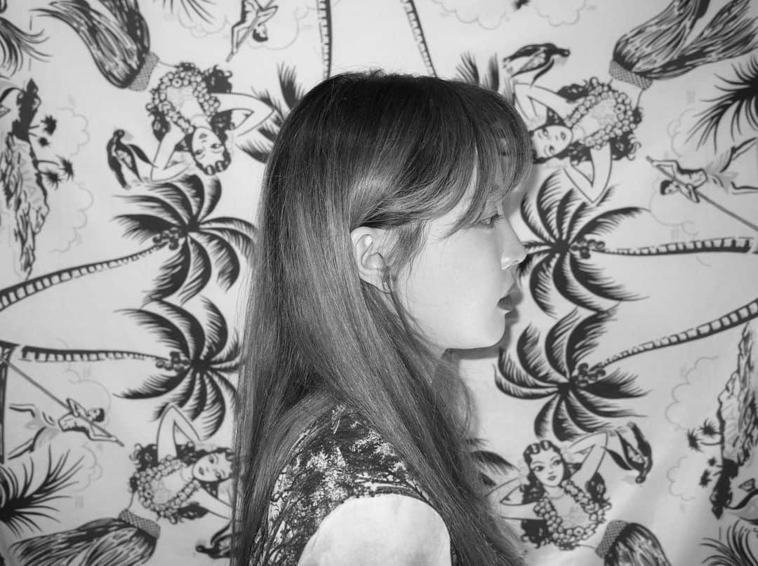 チョン・ジユンのインスタグラム：「1.jpg 🦋」
