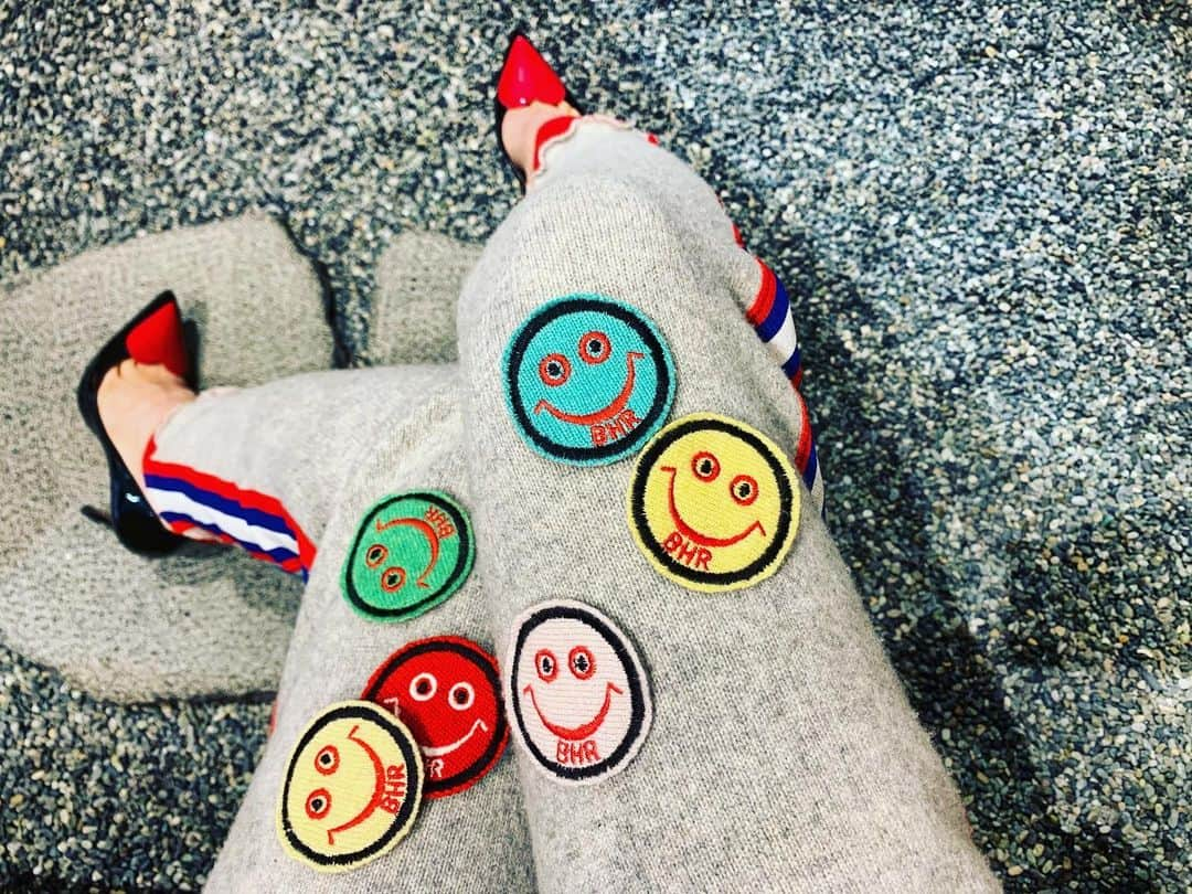 澤田友美さんのインスタグラム写真 - (澤田友美Instagram)「. こっちみてる🤣🧡❤️💙 . . @beverlyhillsrecycler」12月8日 16時01分 - tomomi__sawada