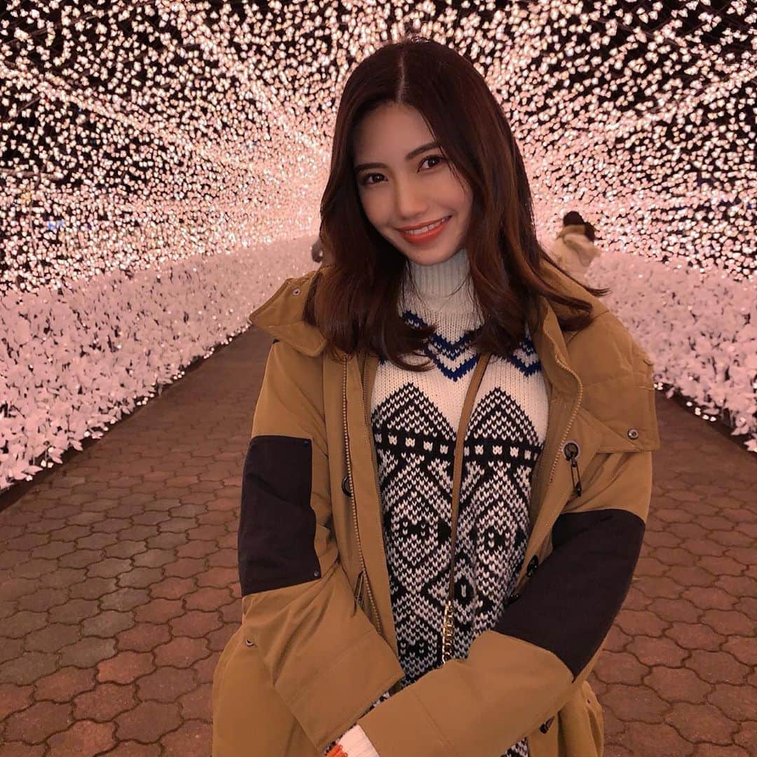 岡山瑠沙さんのインスタグラム写真 - (岡山瑠沙Instagram)「東京メガイルミ♥️ 初めての競馬場は、 イルミネーションでした🐴 ・ #東京メガイルミ #メガイルミ #イルミネーション #イルミ #夜景 #大井競馬場 #競馬 #うまじょ #クリスマス #christmas #photoshoot #インスタ映え #outfit #ootd #fashion #moussy #sly #winter #instadaily #insta #instagram #instagood #instalike #selfie #冬メイク #セミロング #f4f #likeforlikes #followｍe #instafashion」12月8日 22時05分 - rusa_okayama