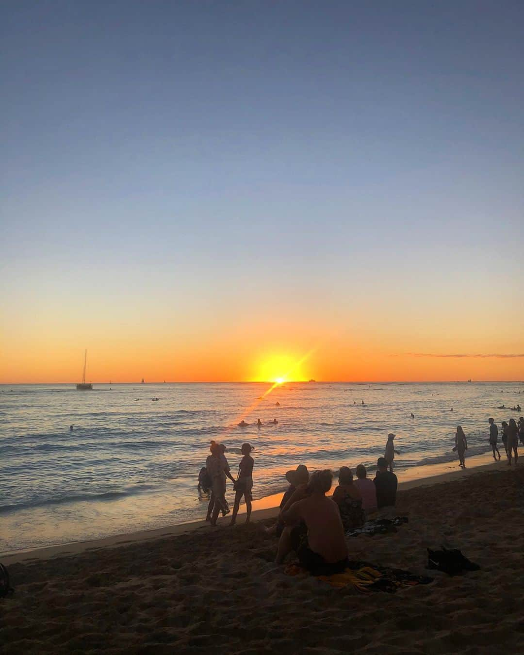 松田詩野さんのインスタグラム写真 - (松田詩野Instagram)「🌴🌈Hawaii with @billabongwomens girls💕💖 @billabongwomensjp #bwjp #hawaii #waikiki #beach」12月8日 16時40分 - shinomatsuda