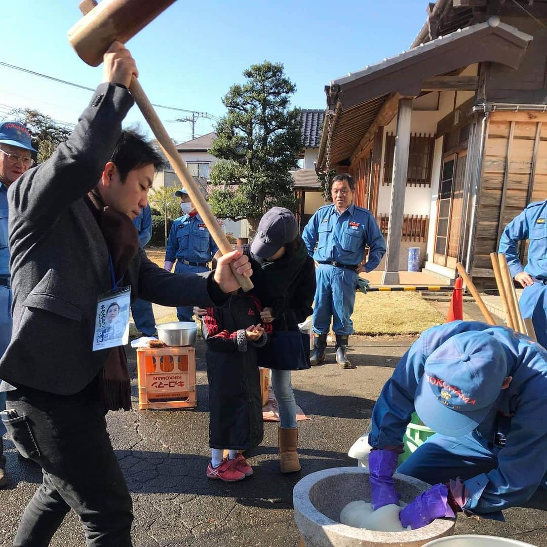 中谷一馬さんのインスタグラム写真 - (中谷一馬Instagram)「‪日曜日は、#お餅つき 日和☺️‬ ‪腕がパンパンですが、良い汗をかきました😅笑‬ ‪#横浜市 #港北区 #都筑区‬ ‪#富士塚自治会もちつき大会‬ ‪#加藤様宅前‬ ‪#菊名東口商栄会‬ ‪#菊名駅東口‬ ‪#太尾西町会おもちつき大会‬ ‪#太尾西町会館‬ ‪#師岡町内会もちつき大会‬ ‪#師岡町会館‬ ‪#新羽町自治会餅つき大会‬ ‪#新羽町自治会館‬」12月8日 16時55分 - kazuma_nakatani