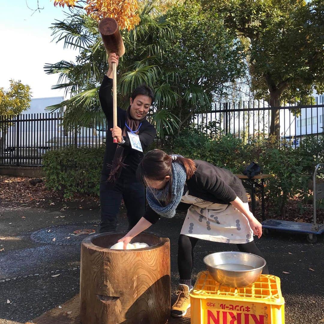 中谷一馬のインスタグラム：「‪日曜日は、#お餅つき 日和☺️‬ ‪腕がパンパンですが、良い汗をかきました😅笑‬ ‪#横浜市 #港北区 #都筑区‬ ‪#富士塚自治会もちつき大会‬ ‪#加藤様宅前‬ ‪#菊名東口商栄会‬ ‪#菊名駅東口‬ ‪#太尾西町会おもちつき大会‬ ‪#太尾西町会館‬ ‪#師岡町内会もちつき大会‬ ‪#師岡町会館‬ ‪#新羽町自治会餅つき大会‬ ‪#新羽町自治会館‬」